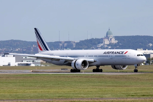 В самолете Air France нашли мертвого ребенка