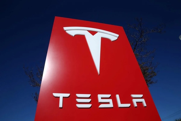 Акции Tesla впервые превысили 500 долларов