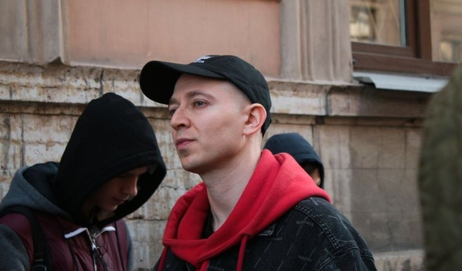 Oxxxymiron приехал на суд по мере пресечения Юрию Хованскому