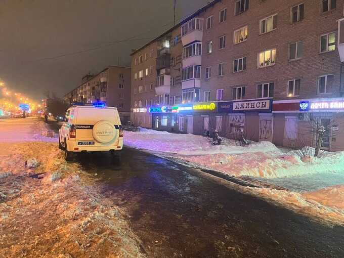 Мужчина с огнестрельным оружием совершил ограбление банка в Екатеринбурге