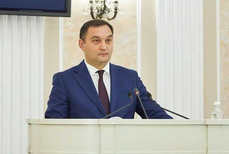 Бывший министр образования Пензенской области Алексей Комаров был задержан по подозрению в превышении полномочий