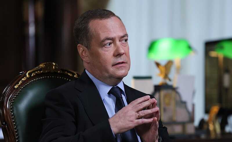 Медведев получил доход в размере 8 миллиардов рублей в 2024 году: средства были направлены на расширение усадьбы