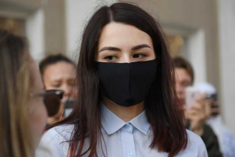 Суд признал действия сестер Хачатурян самообороной после вынесения смертного приговора их отцу