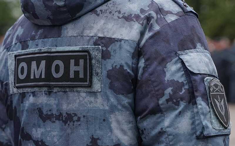 В Подмосковье продолжаются поиски сотрудника ОМОНа, пропавшего после аварии