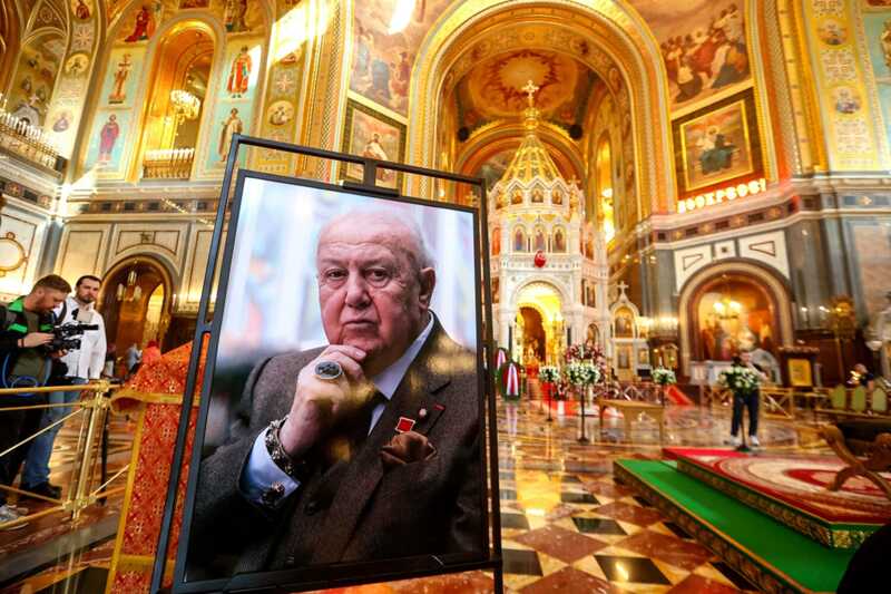 В интернете появились первые снимки из гроба Зураба Церетели