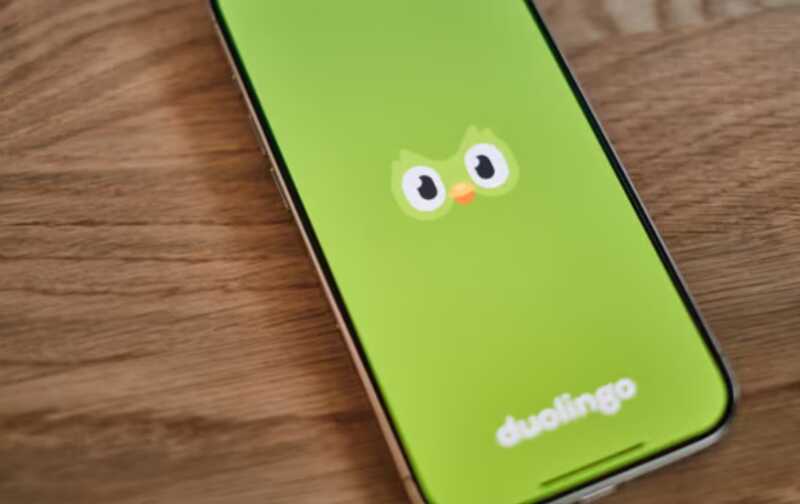 Искусственный интеллект вместо сотрудников: Duolingo делает акцент на использование нейросетей