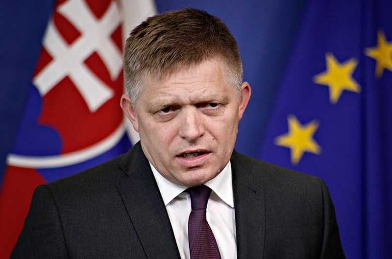 Премьер-министр Словакии Роберт Фицо подверг критике заявление Владимира Зеленского о возможных угрозах параду в Москве