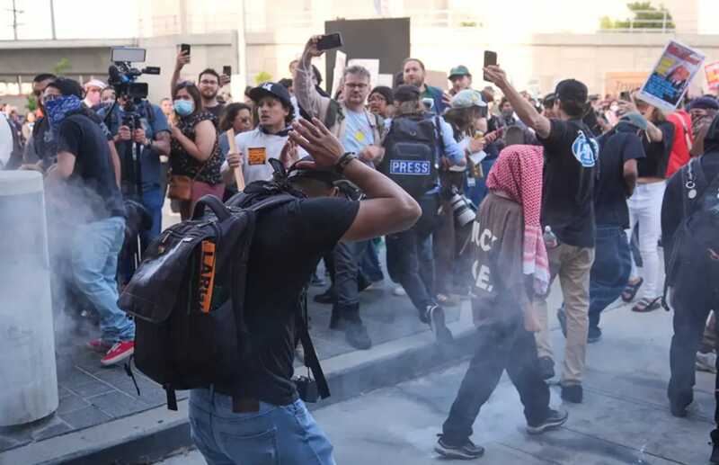 В Лос-Анджелесе усиливаются протестные акции против иммиграционной службы