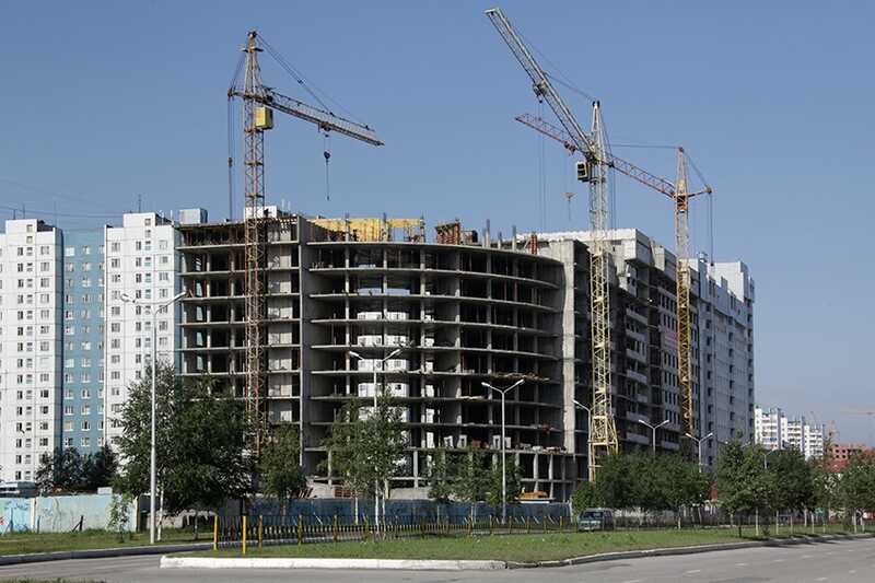 «Непредвиденные кризисы»: почему в Новосибирске не могут закончить строительство семи поликлиник