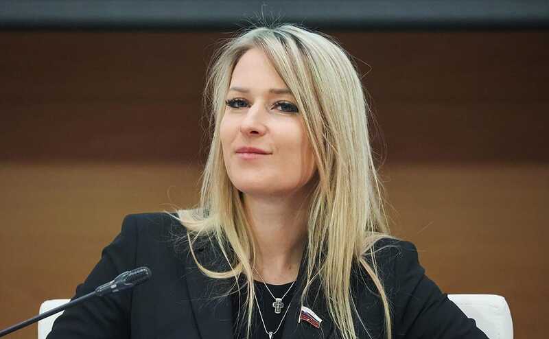 Яна Лантратова призывает усилить контроль за продажей энергетического мороженого подросткам