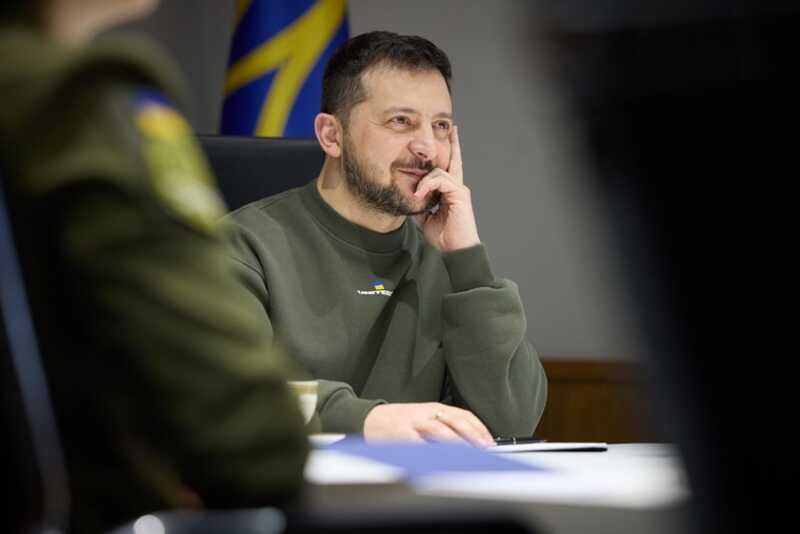 Зеленский заявил, что планирует обсуждать территориальные вопросы исключительно с Путиным