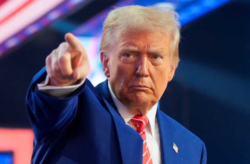 Трамп предложил усилить наказание за поджигание флага США
