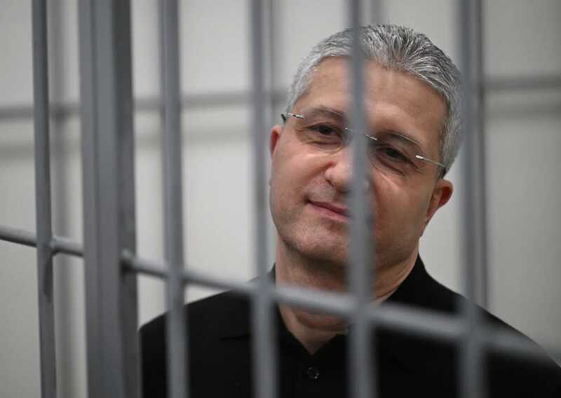 Бывшему заместителю министра обороны Иванову назначили 13 лет лишения свободы за совершение краж