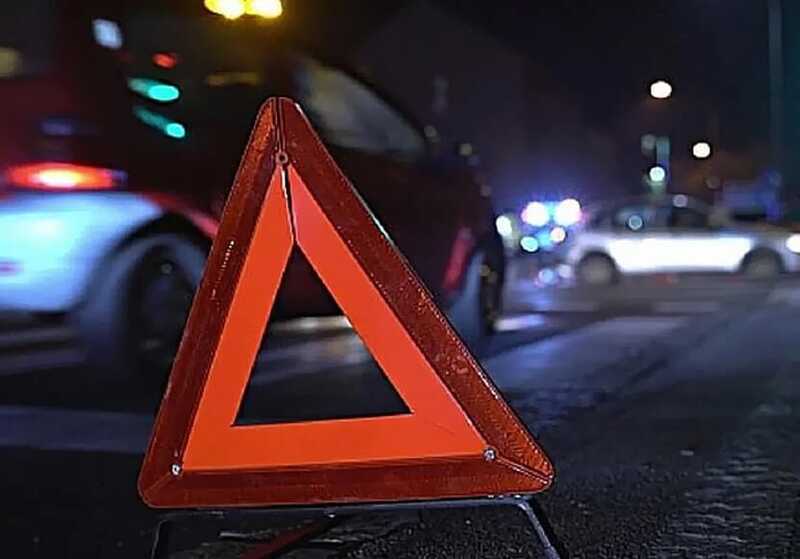 В Петербурге в аварии погиб водитель: два пассажира получили ранения