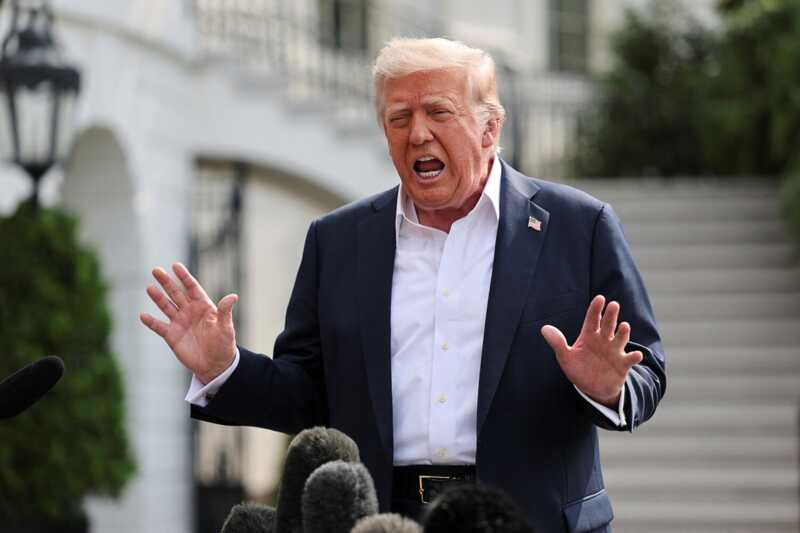 Трамп объяснил причину отказа от пошлин в 500% и заявил о введении пошлин в 100%