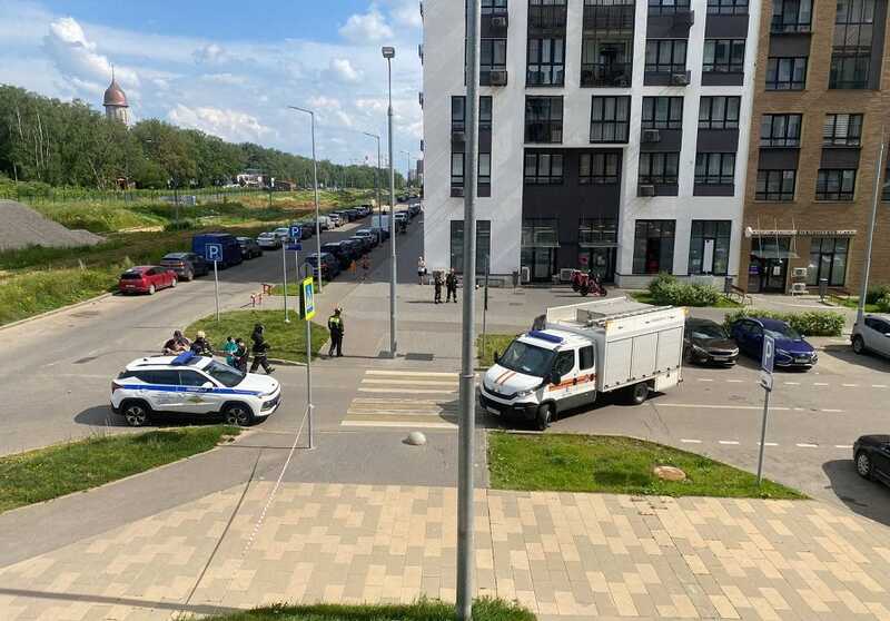 Нетрезвый мужчина в Коммунарке грозился взорвать гранату с балкона