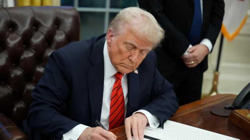 Дональд Трамп подписал закон, касающийся регулирования стейблкоинов