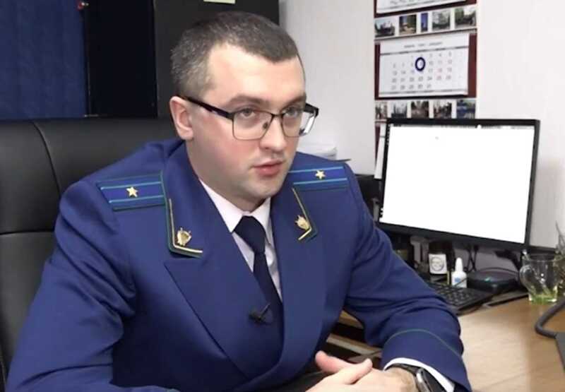 Заместителя прокурора Вадима Хлюстова обвиняют в сокрытии уголовных дел