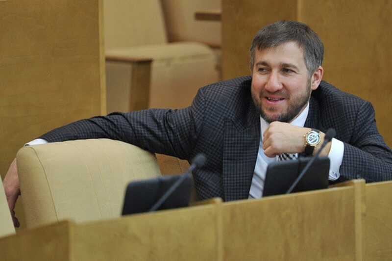 Бывший высокопоставленный руководитель Антон Клубков обвинил депутата Григория Аникеева в инсценировке и пытках в Азербайджане