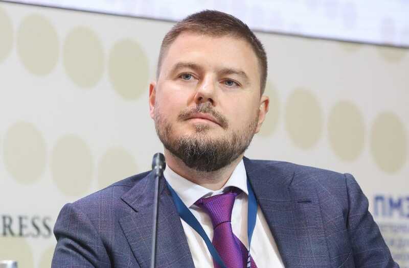 Как руководитель Нацпроектстроя Алексей Крапивин имеет отношение к перераспределению бюджетных контрактов