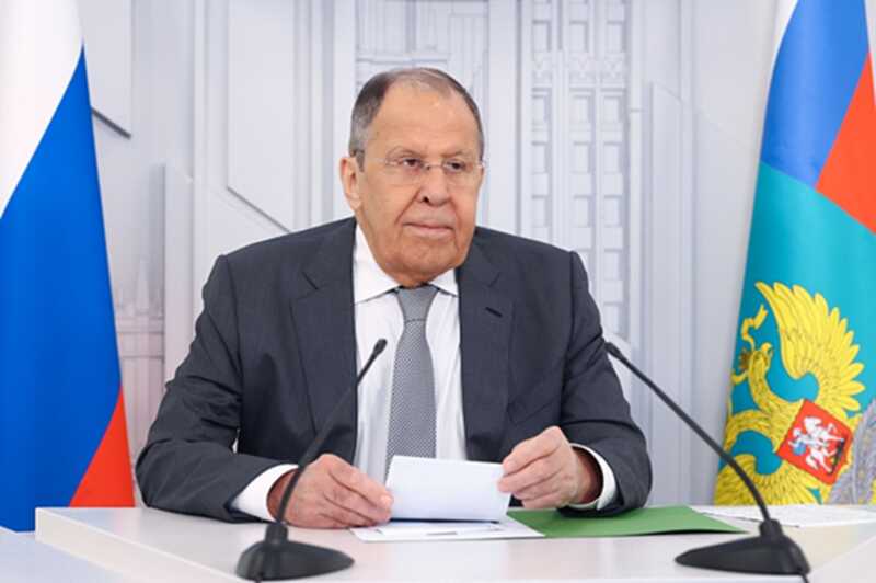 Лавров подчеркнул, что Россия готова к обсуждению с Зеленским, не признавая его законного статуса