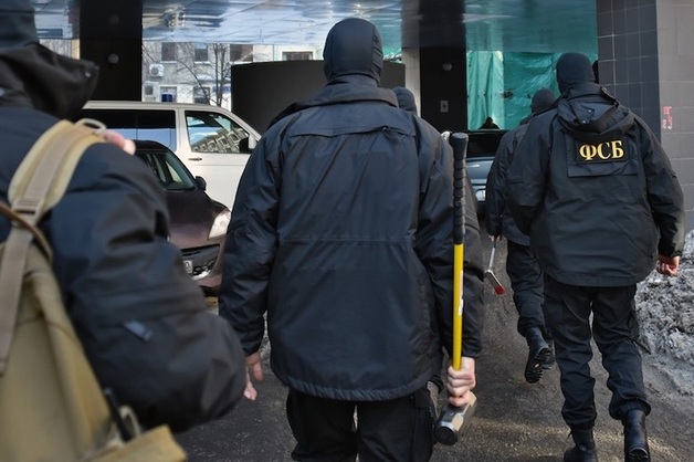 Силовики провели обыски в структуре «Газпрома» в Махачкале