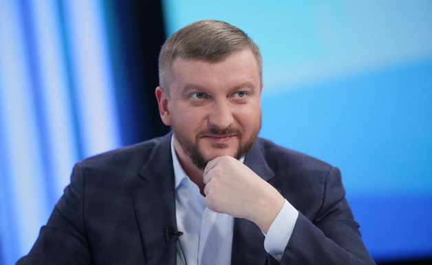 Погулявший на вилле в Турции Петренко «приправил» скандал новым враньем