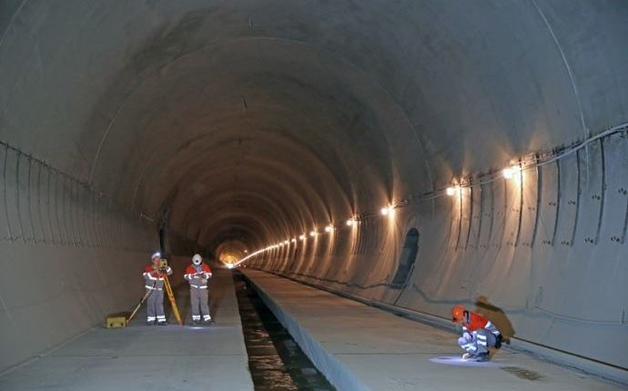 Петрук, «Укзализныця» и тоннельный синдром