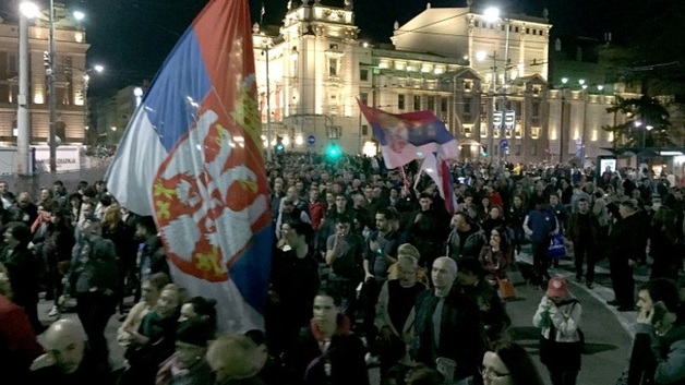 Покинувший под свист резиденцию Вучич пожелал протестующим «всего наилучшего»