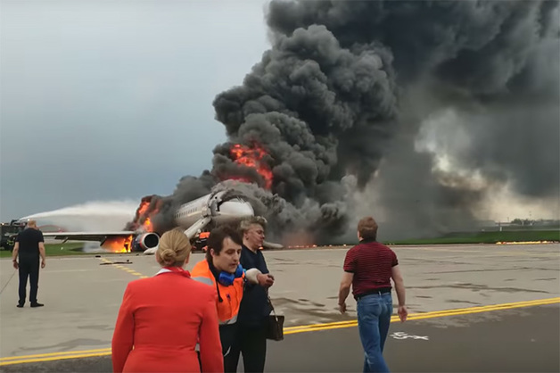 Появилось видео происходящего после эвакуации пассажиров из горящего Superjet