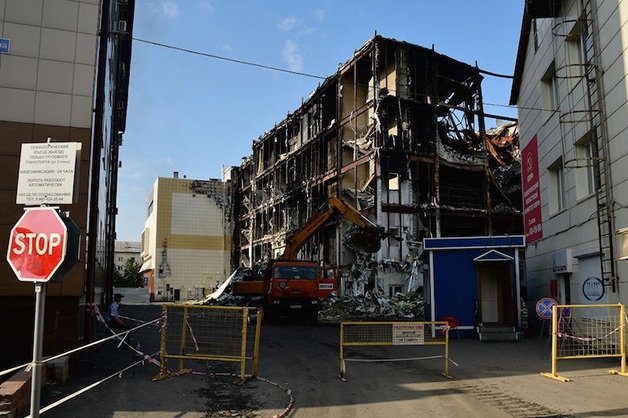 У пожарных в «Зимней вишне» не было спецоборудования, заявил свидетель