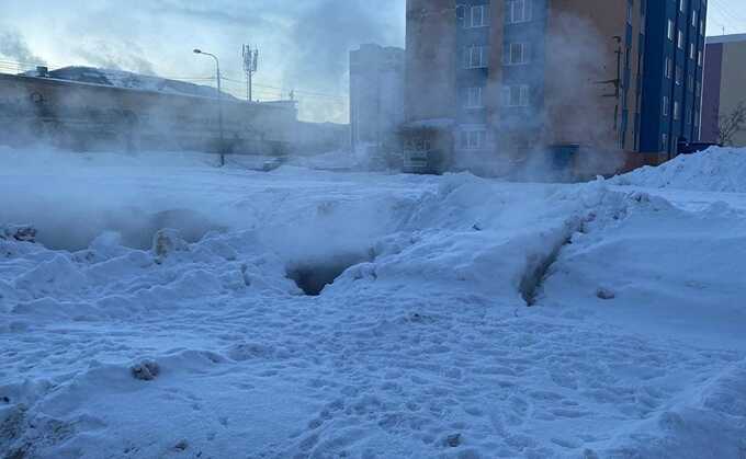 На Сахалине девушка провалилась под снег, внутри которого скрывался кипяток