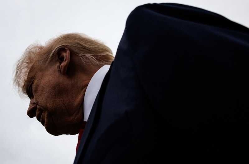 Илон Маск и Такер Карлсон увеличивают давление на Трампа по делу Эпштейна